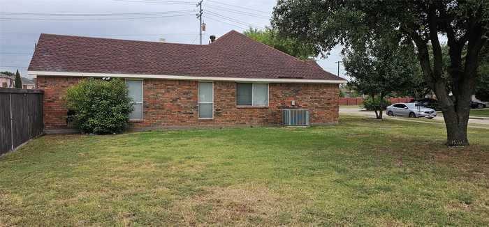 photo 2: 3617 Shoreside Drive, Garland TX 75043