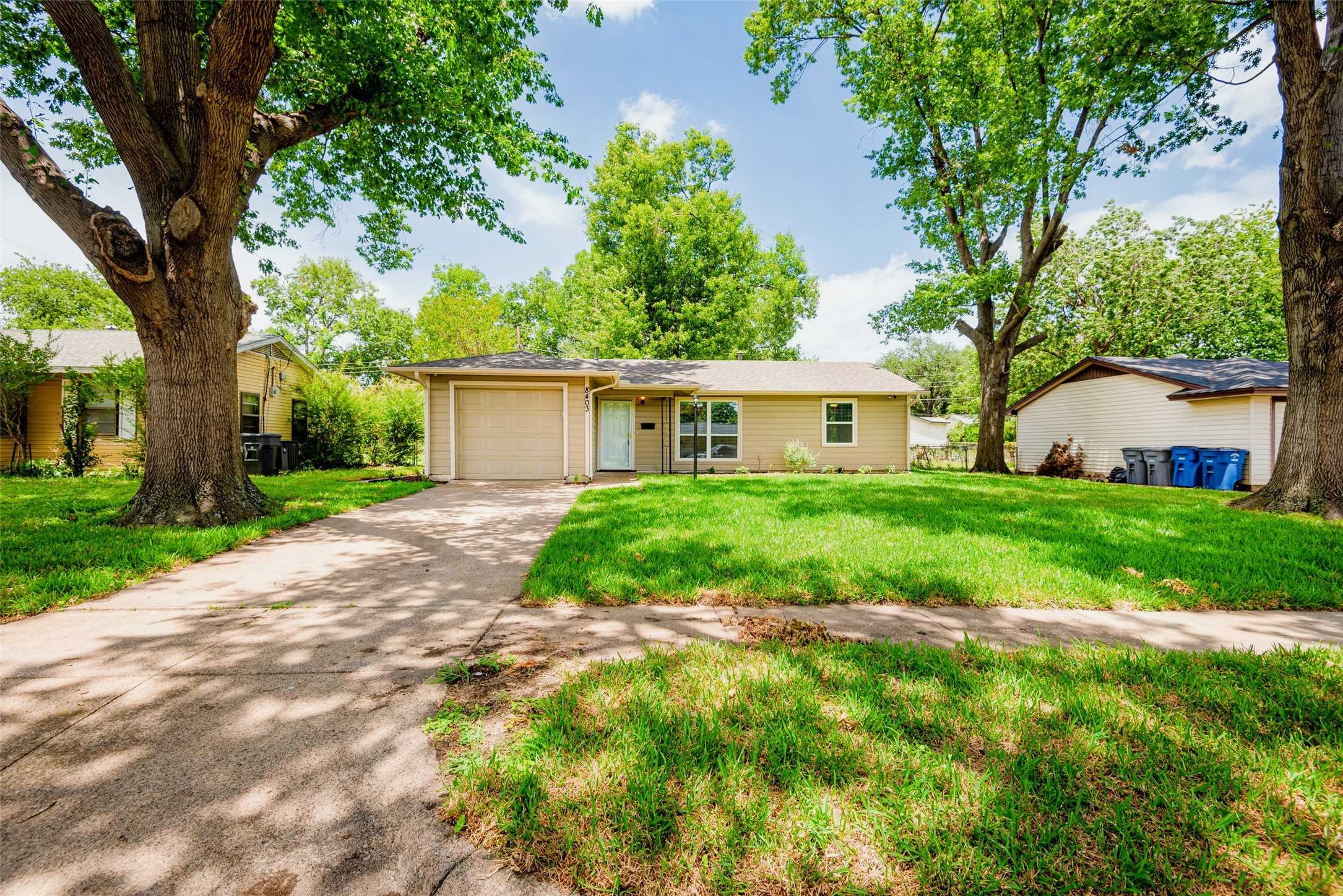 photo 3: 8403 Glen Regal Drive, Dallas TX 75243