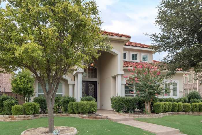 photo 2: 1801 Faringdon Drive, Plano TX 75075