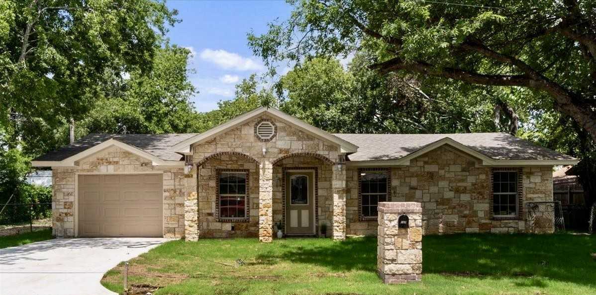 photo 1: 107 Bryan Street, Cleburne TX 76031