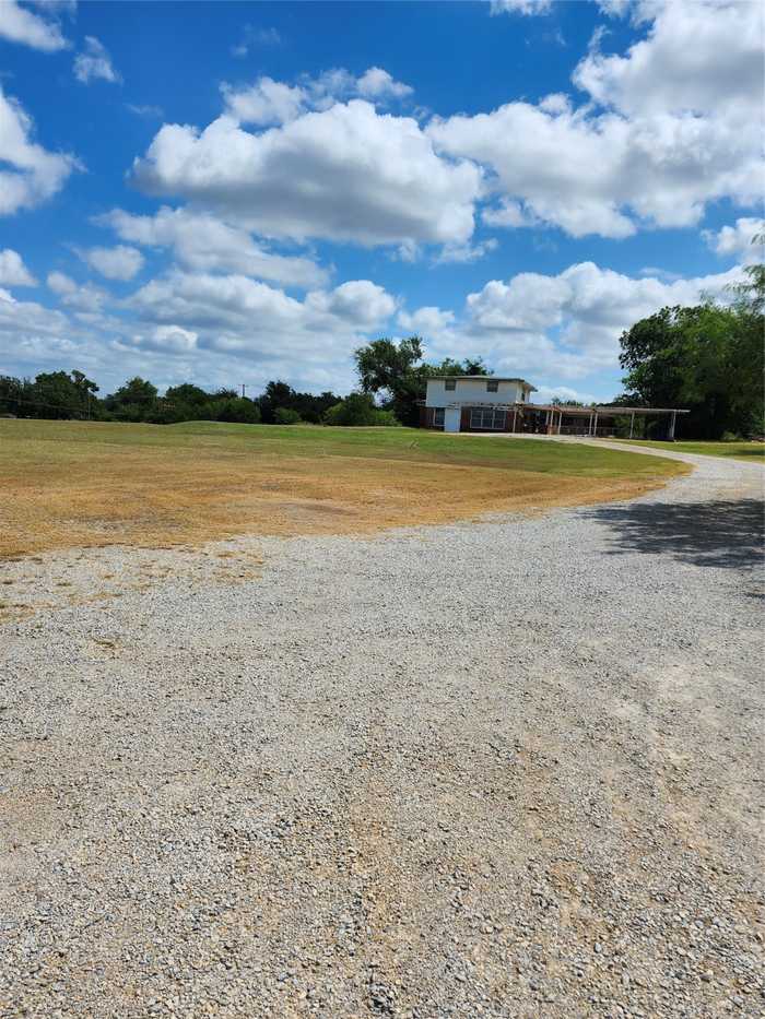 photo 1: 1115 W Belknap, Jacksboro TX 76458