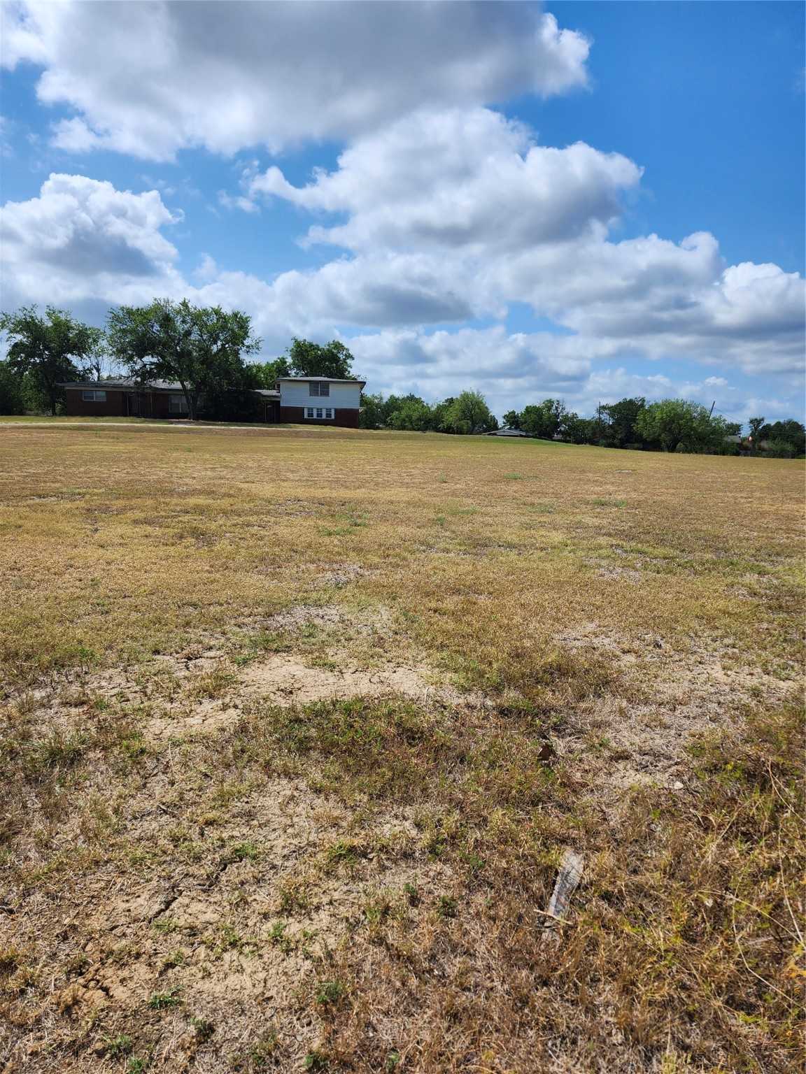 photo 3: 1115 W Belknap, Jacksboro TX 76458