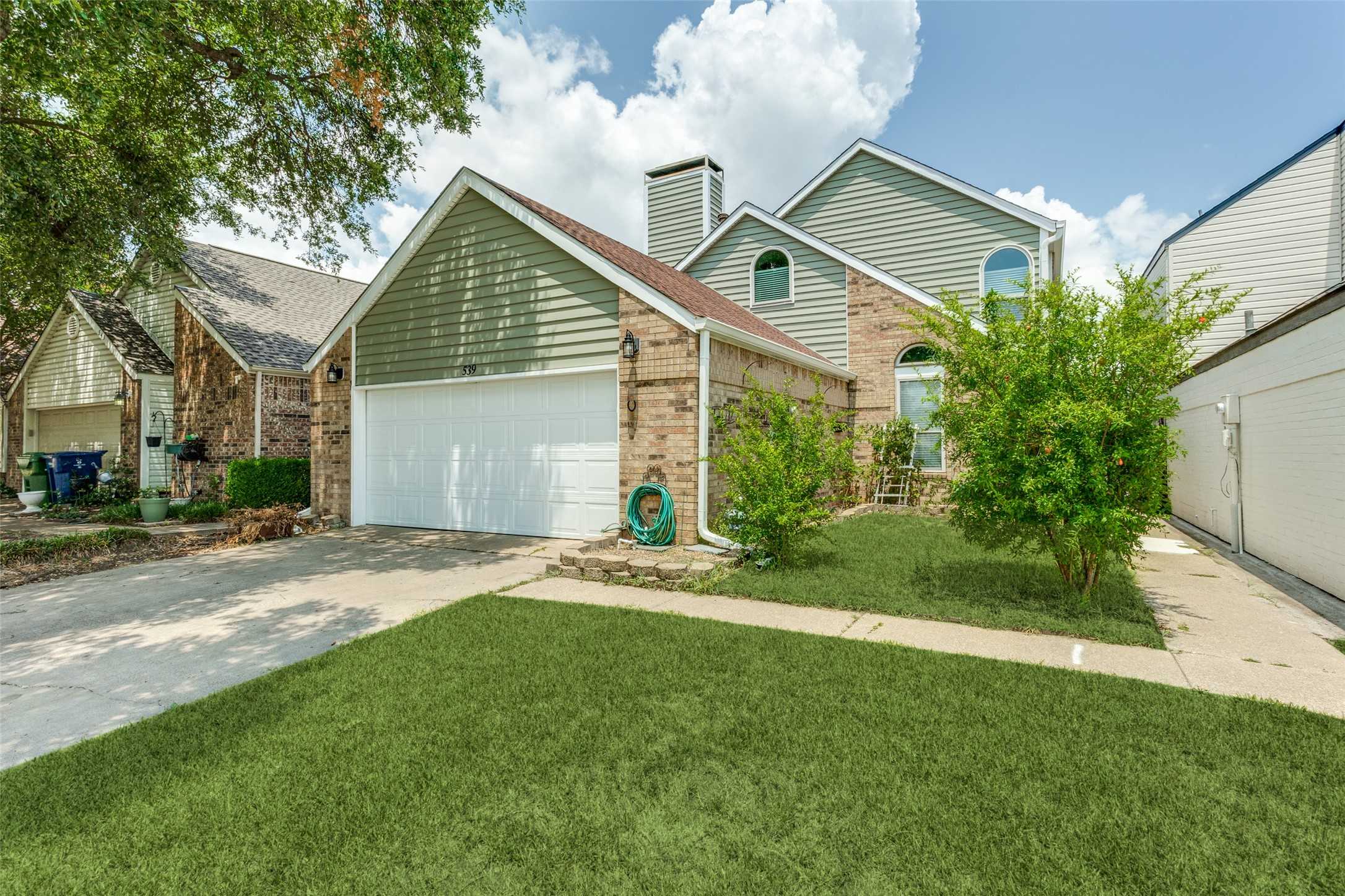 photo 2: 539 Briarcliff Drive, Garland TX 75043