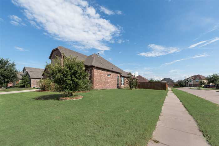 photo 2: 2967 Mere Lane, Grand Prairie TX 75054