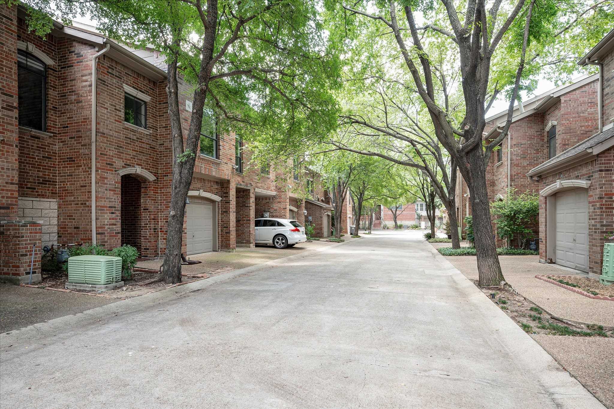 photo 3: 1430 N Washington Avenue, Dallas TX 75204