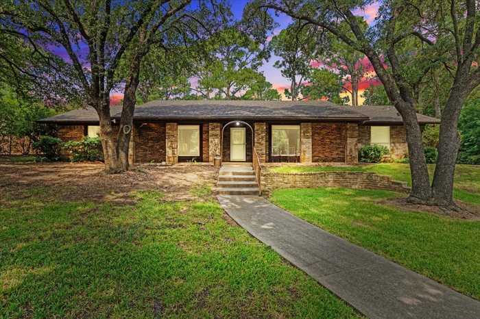 photo 1: 208 Pennsylvania Drive, Denton TX 76205