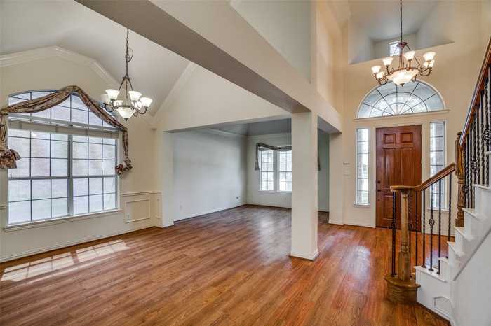 photo 2: 4009 Willow Hills Court, Plano TX 75024