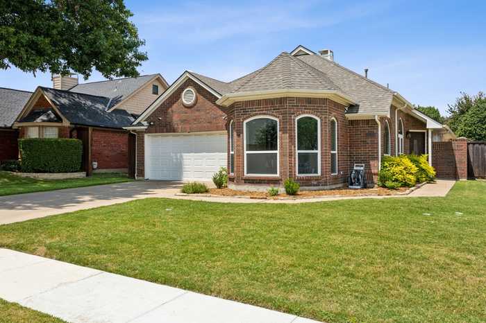 photo 2: 1433 Exeter Drive, Plano TX 75093