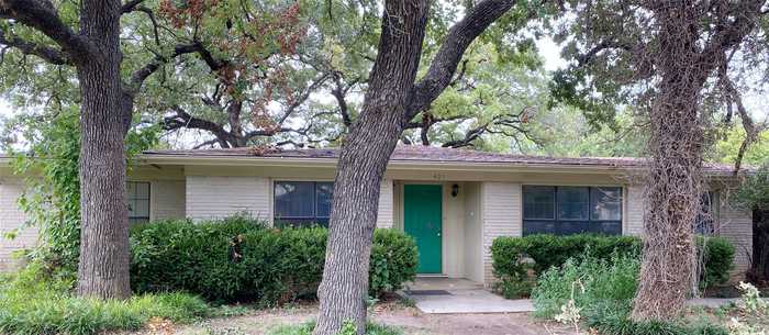 photo 1: 405 E Mockingbird Lane, Chico TX 76431