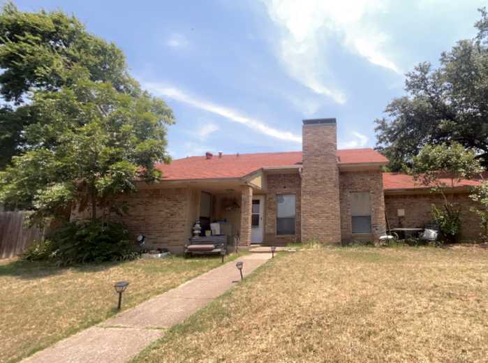 photo 3: 1934 Creek Wood Court, Irving TX 75060