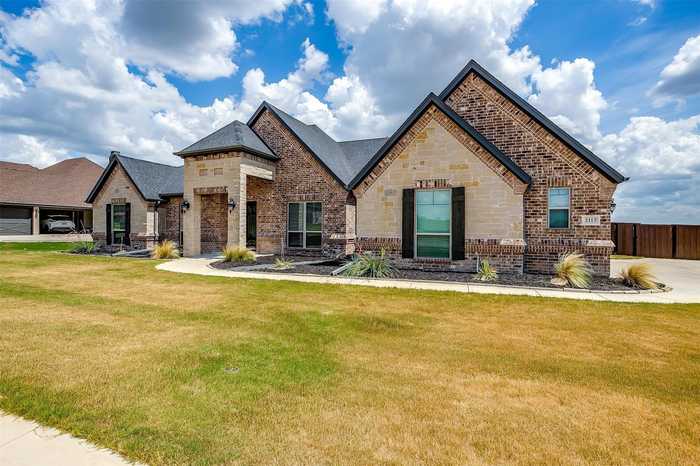 photo 2: 2113 Vanderbilt Drive, Weatherford TX 76088