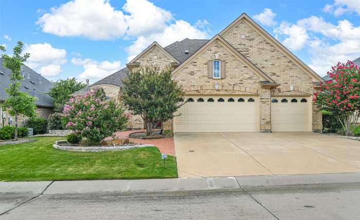 photo 2: 10008 Edmondson Drive, Denton TX 76207