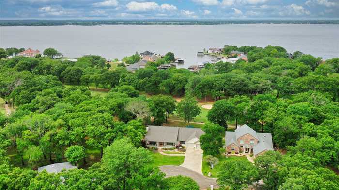 photo 1: 125 Bay Tree Trail, Mabank TX 75156