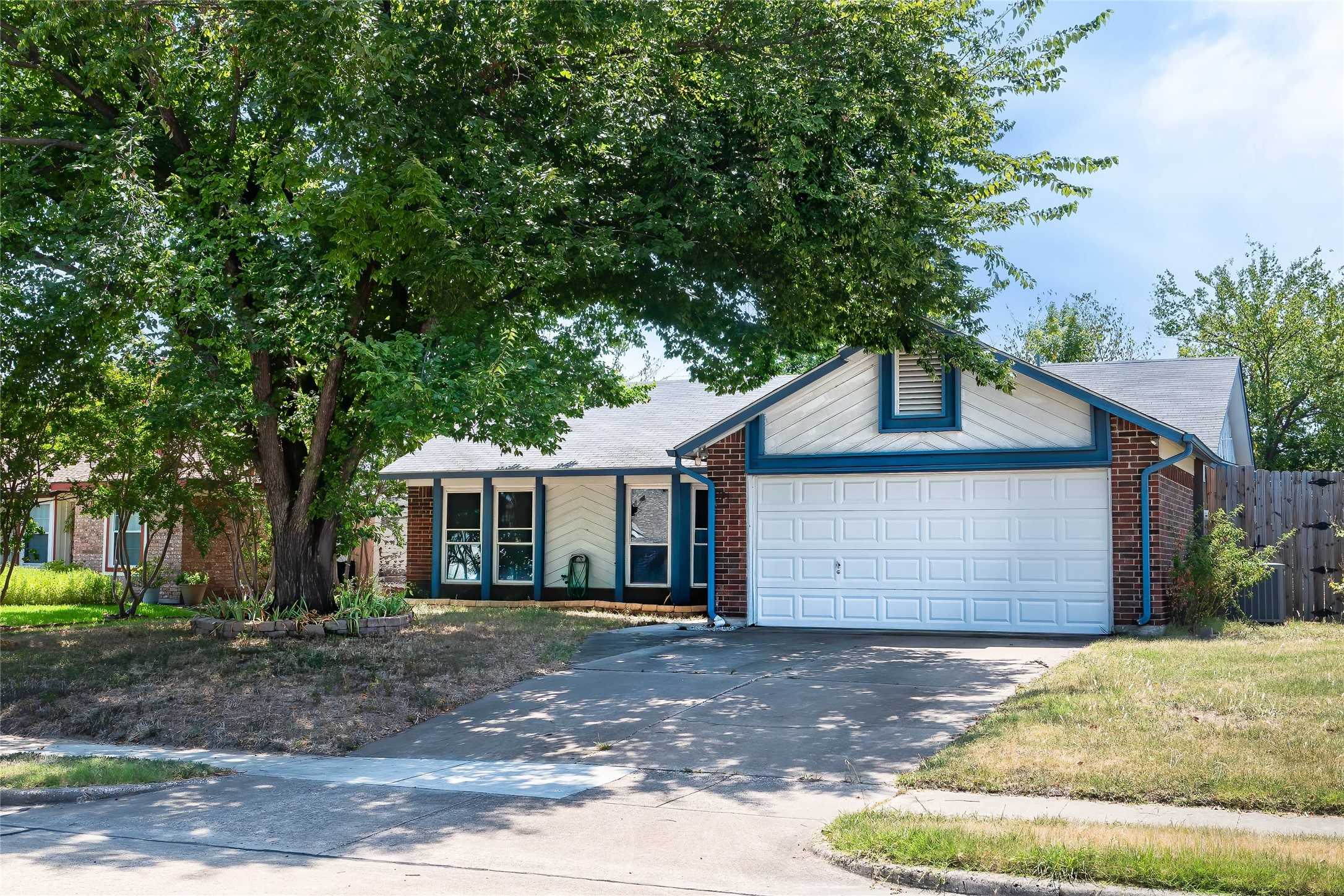 photo 1: 1124 Sea Terrace, Irving TX 75060