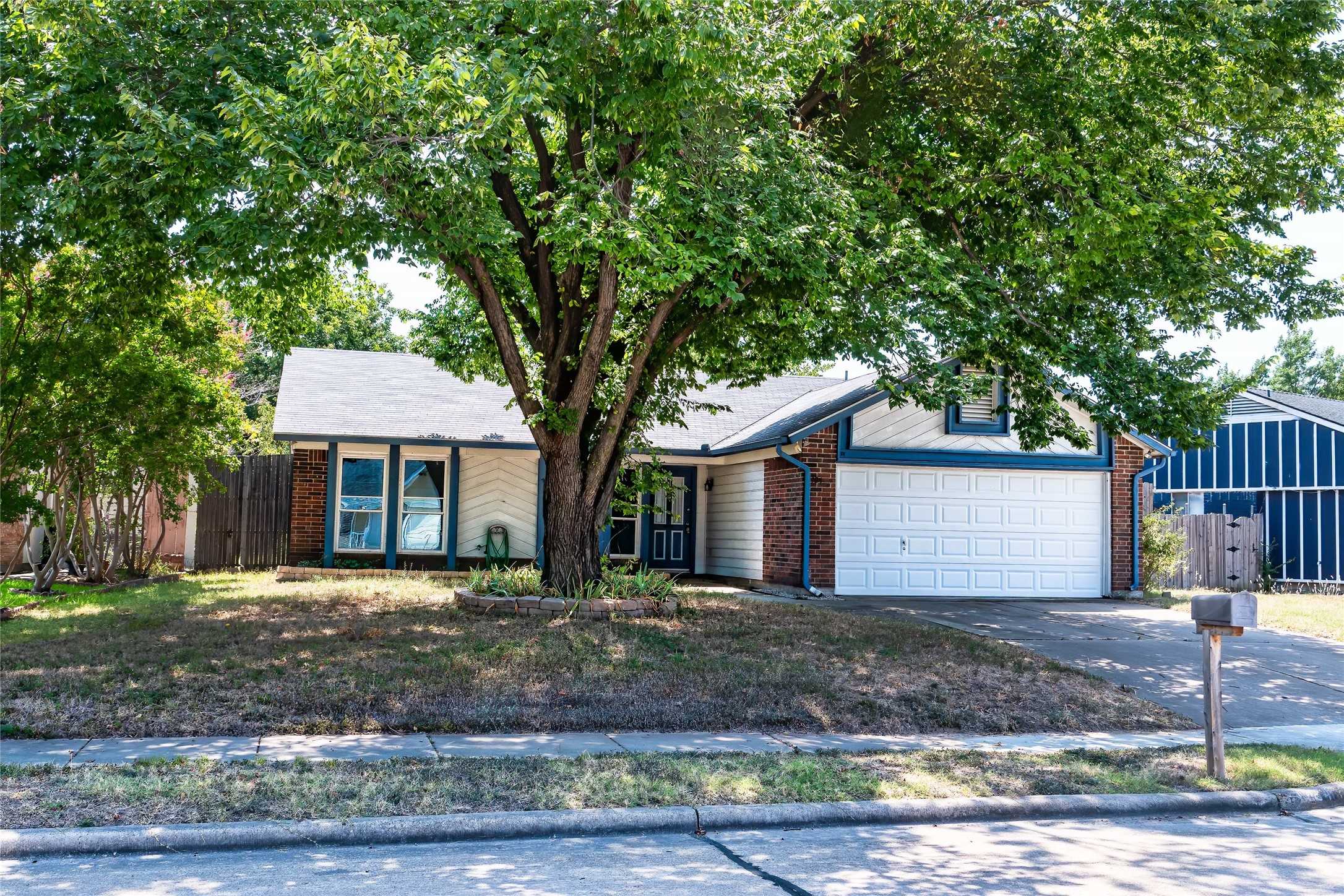 photo 2: 1124 Sea Terrace, Irving TX 75060