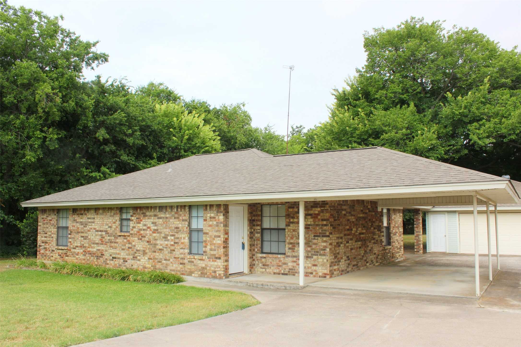 photo 3: 1204 S State Street, Decatur TX 76234