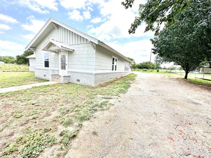 photo 2: 107 Travis Street, Ranger TX 76470