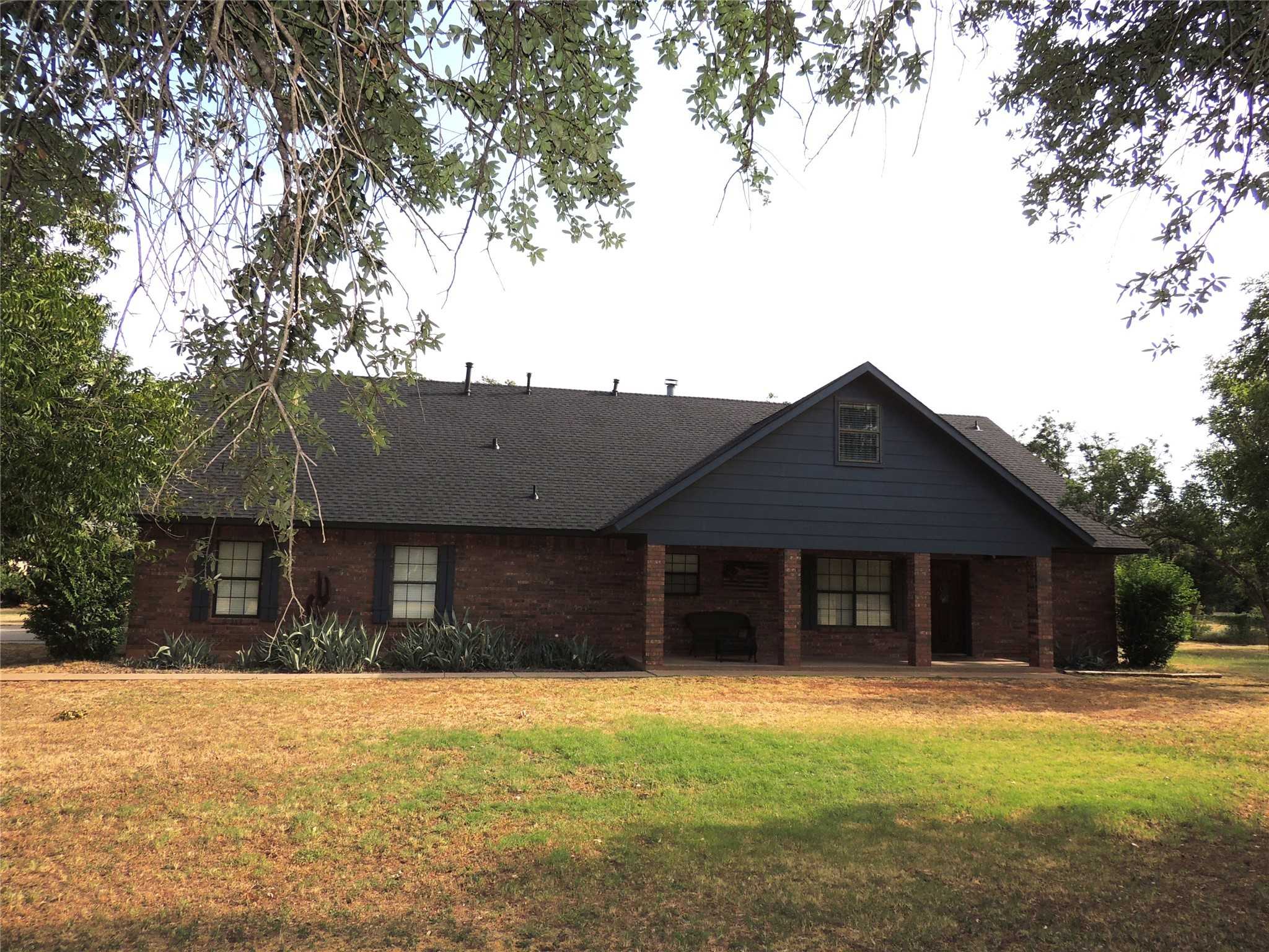 photo 2: 214 Country Place South, Abilene TX 79606