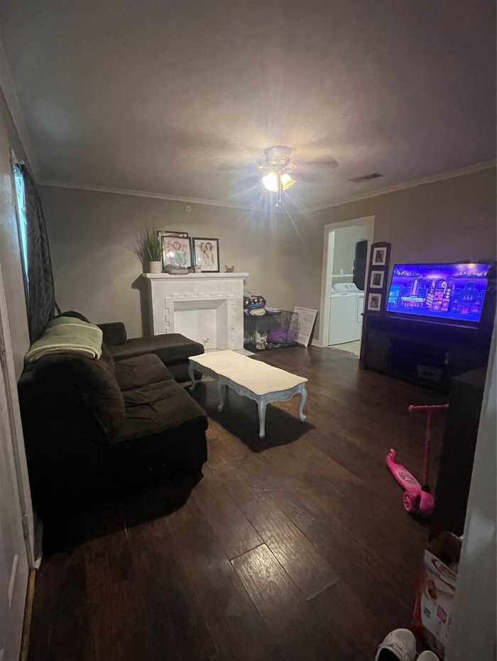 photo 2: 1414 Oak Street, Grand Prairie TX 75050