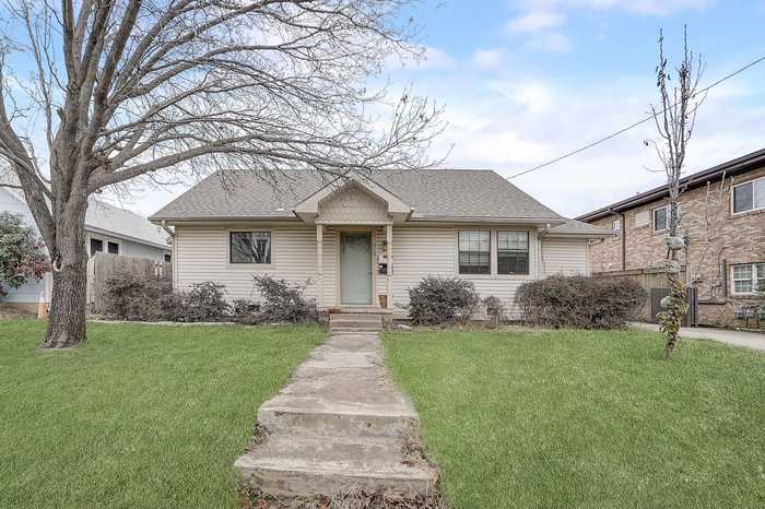 photo 1: 314 Jagoe Street, Denton TX 76201