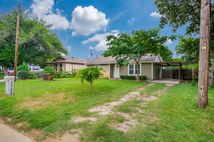 photo 2: 1142 Alvarado Street, Cleburne TX 76031