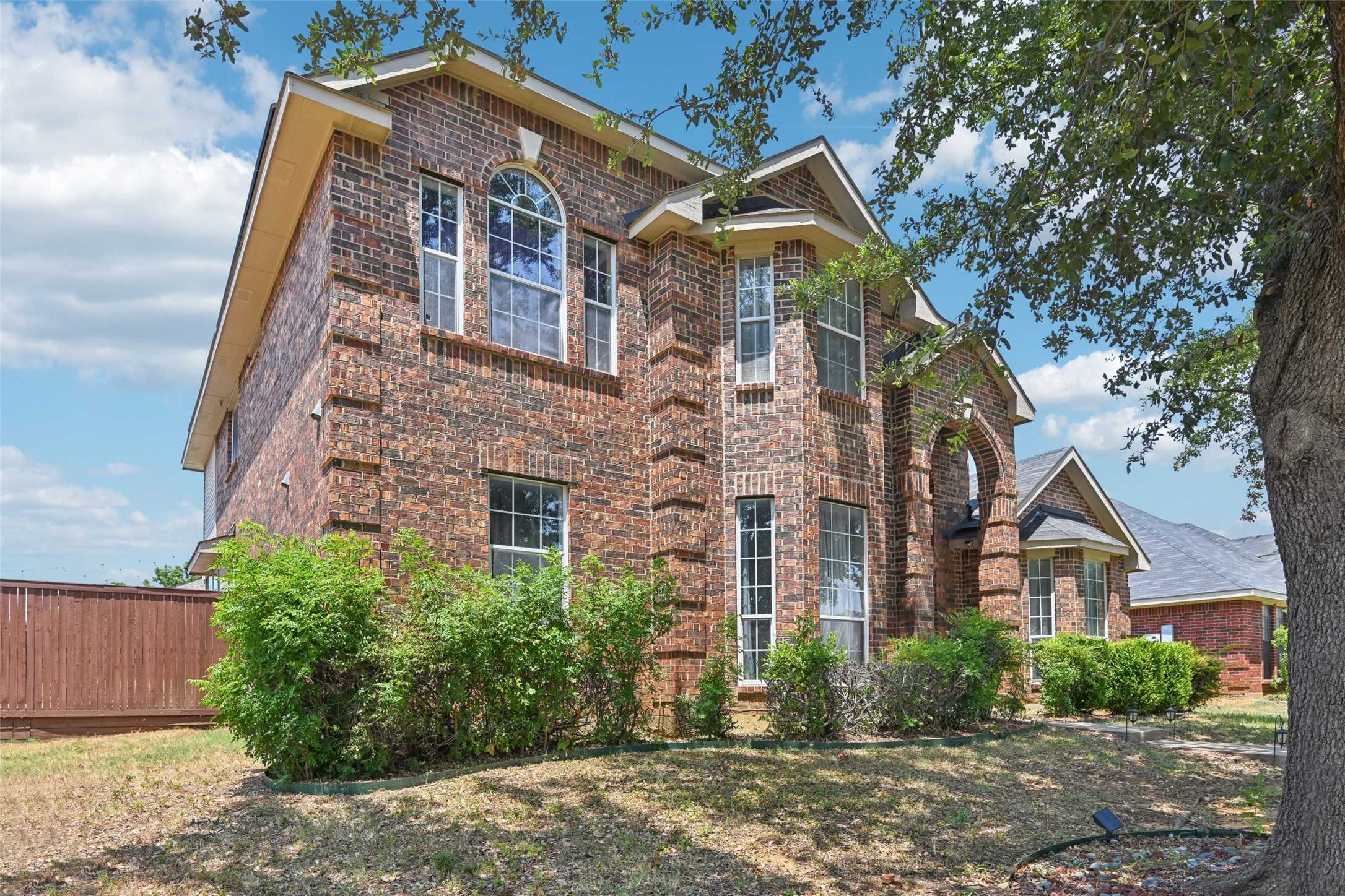 photo 3: 1453 Bobing Drive, Lewisville TX 75067