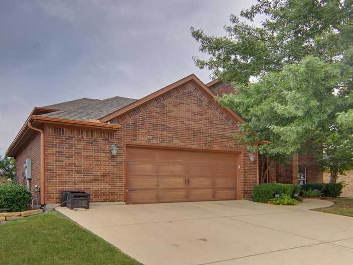 photo 2: 1621 Silverstone Drive, Weatherford TX 76087