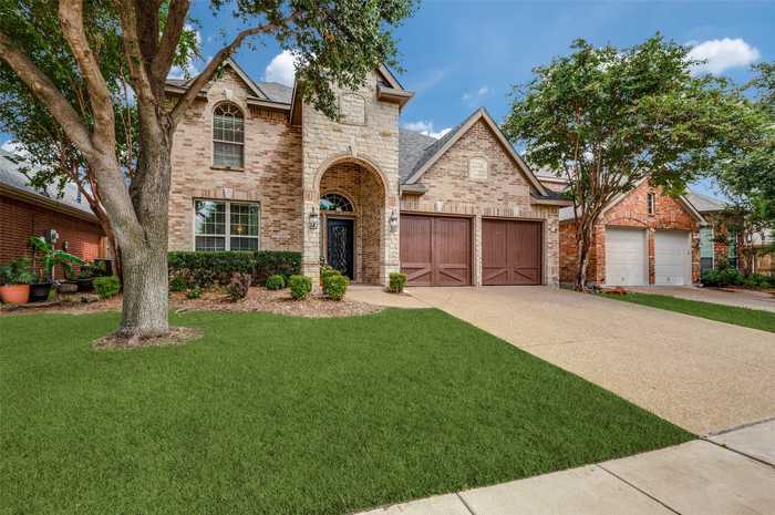 photo 2: 2720 Cove Drive, Grand Prairie TX 75054