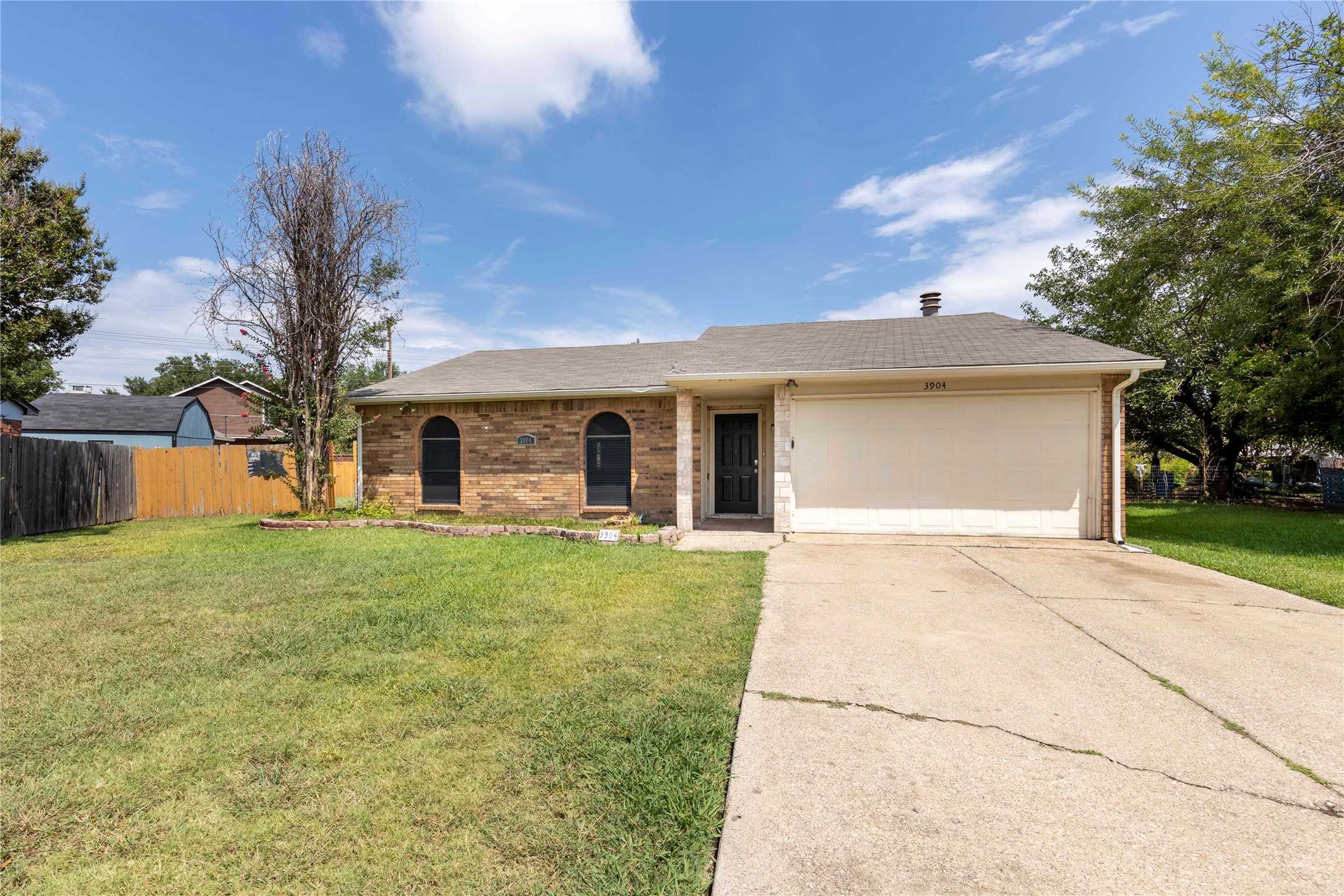 photo 1: 3904 Corkwood Drive, Mesquite TX 75150