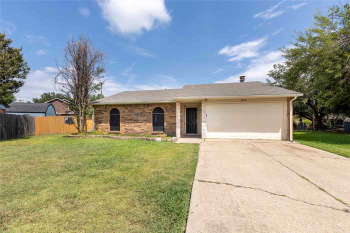 photo 1: 3904 Corkwood Drive, Mesquite TX 75150