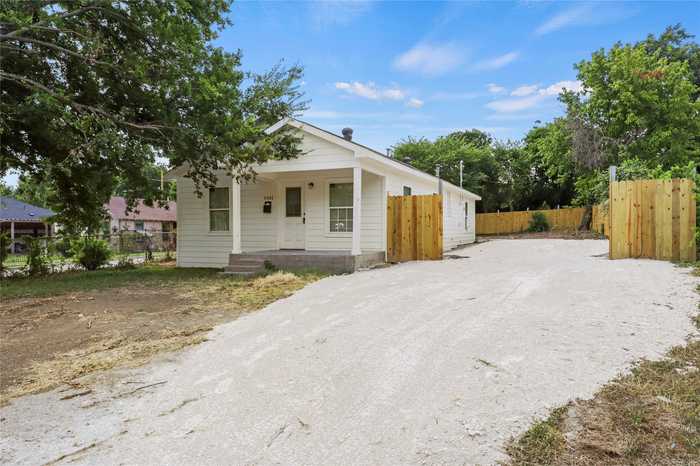 photo 2: 5401 Goodman Avenue, Fort Worth TX 76107