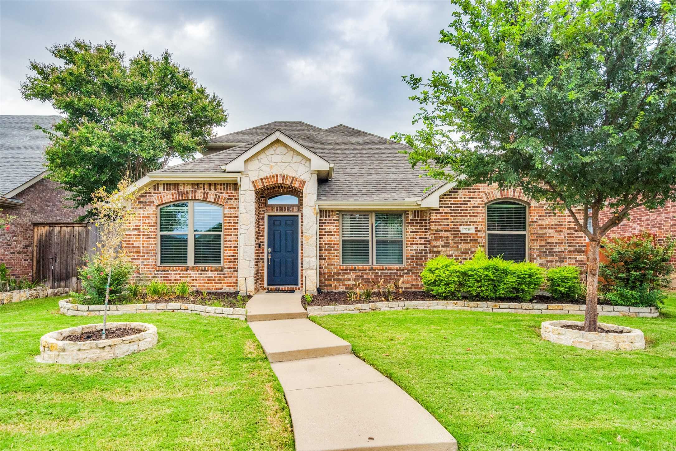 photo 1: 7716 Mapleridge Drive, Plano TX 75024