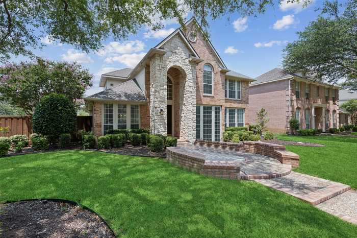 photo 2: 8505 Bradford Drive, Plano TX 75025