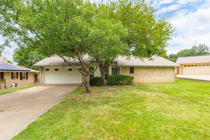 photo 1: 805 Cornish Oak Court, Arlington TX 76012