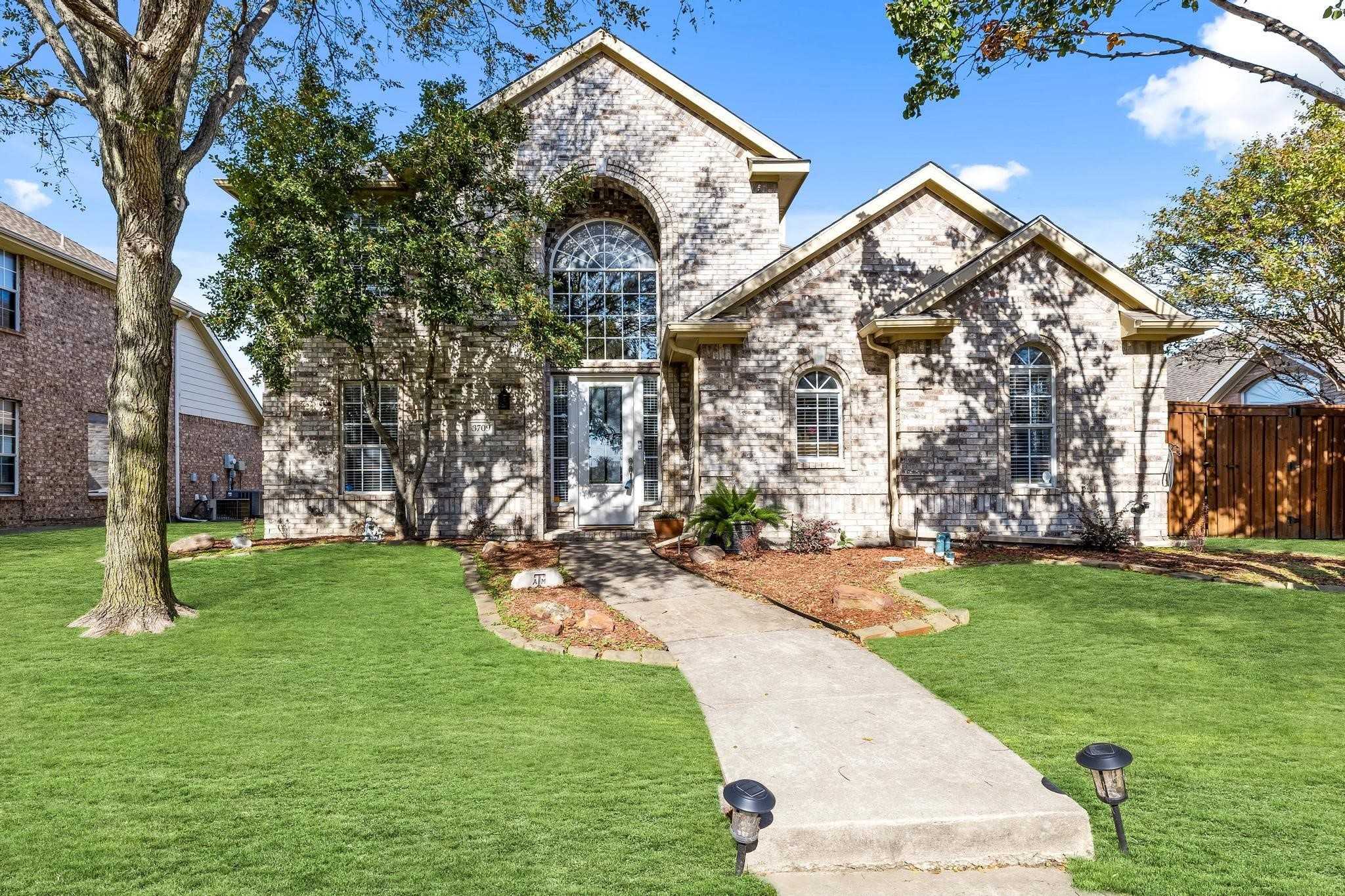 photo 2: 3709 Menard Drive, Carrollton TX 75010