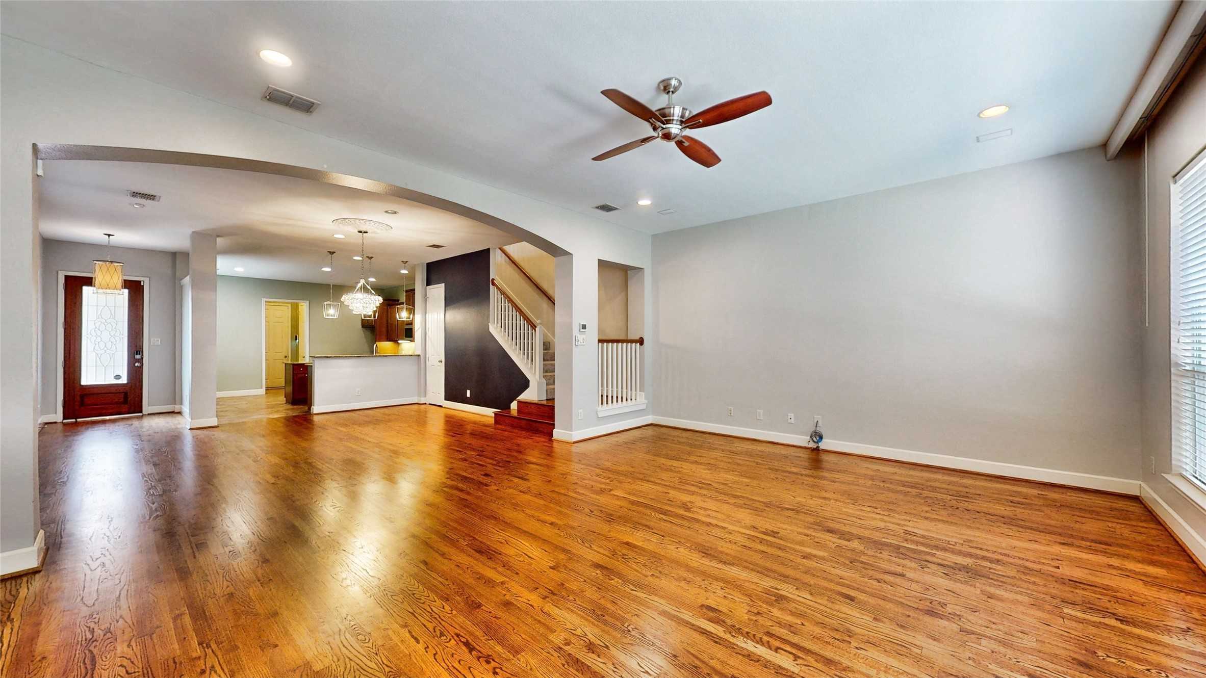 photo 3: 4407 W University Boulevard, Dallas TX 75209