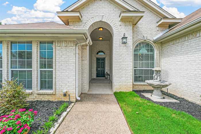 photo 2: 4307 Fox Court, Arlington TX 76001