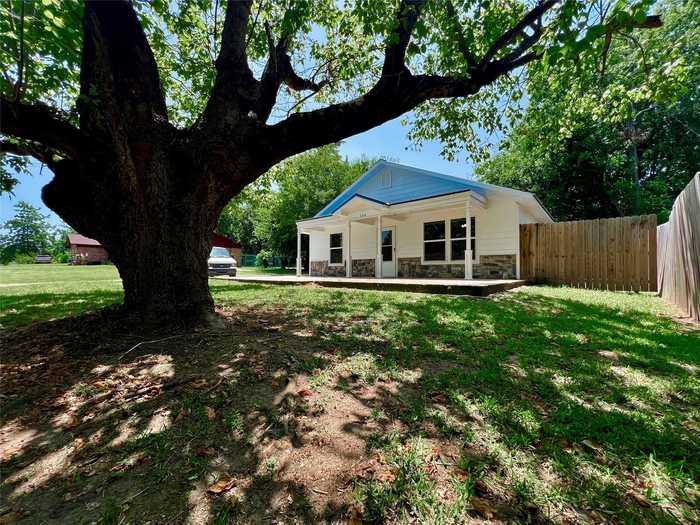 photo 1: 304 Jarbo Street, Sulphur Springs TX 75482