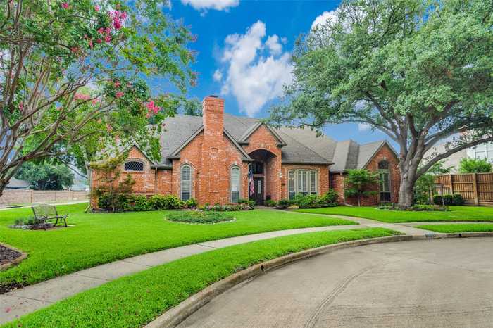 photo 2: 5900 Genoa Court, Plano TX 75093