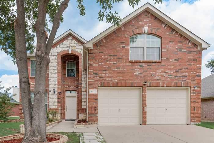 photo 2: 5312 Lake Garden Drive, Grand Prairie TX 75052