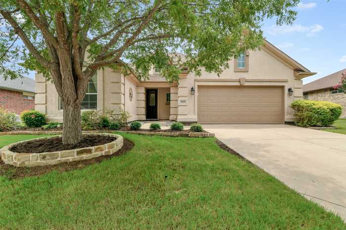 photo 2: 9625 Applewood Trail, Denton TX 76207