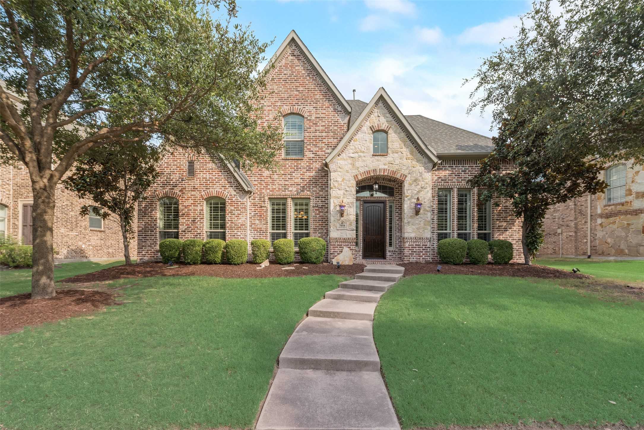 photo 1: 7058 Pecan Chase Lane, Frisco TX 75034