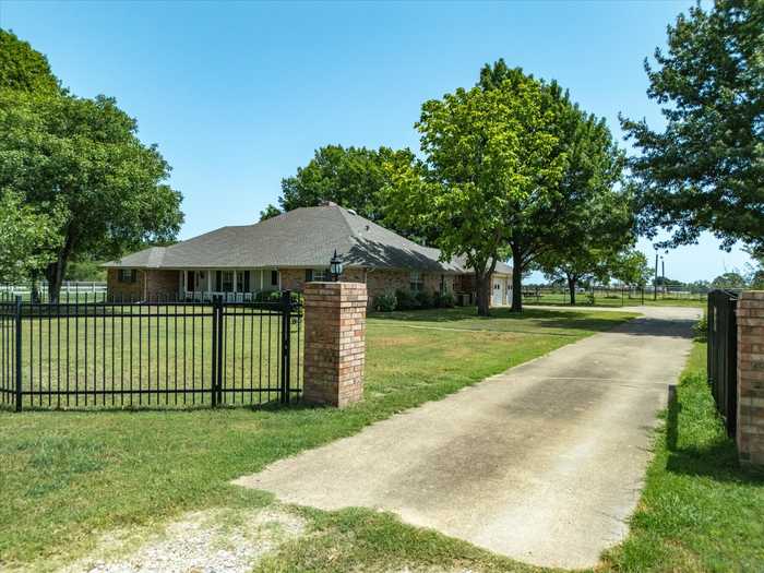 photo 1: 219 Brown Road, Ennis TX 75119