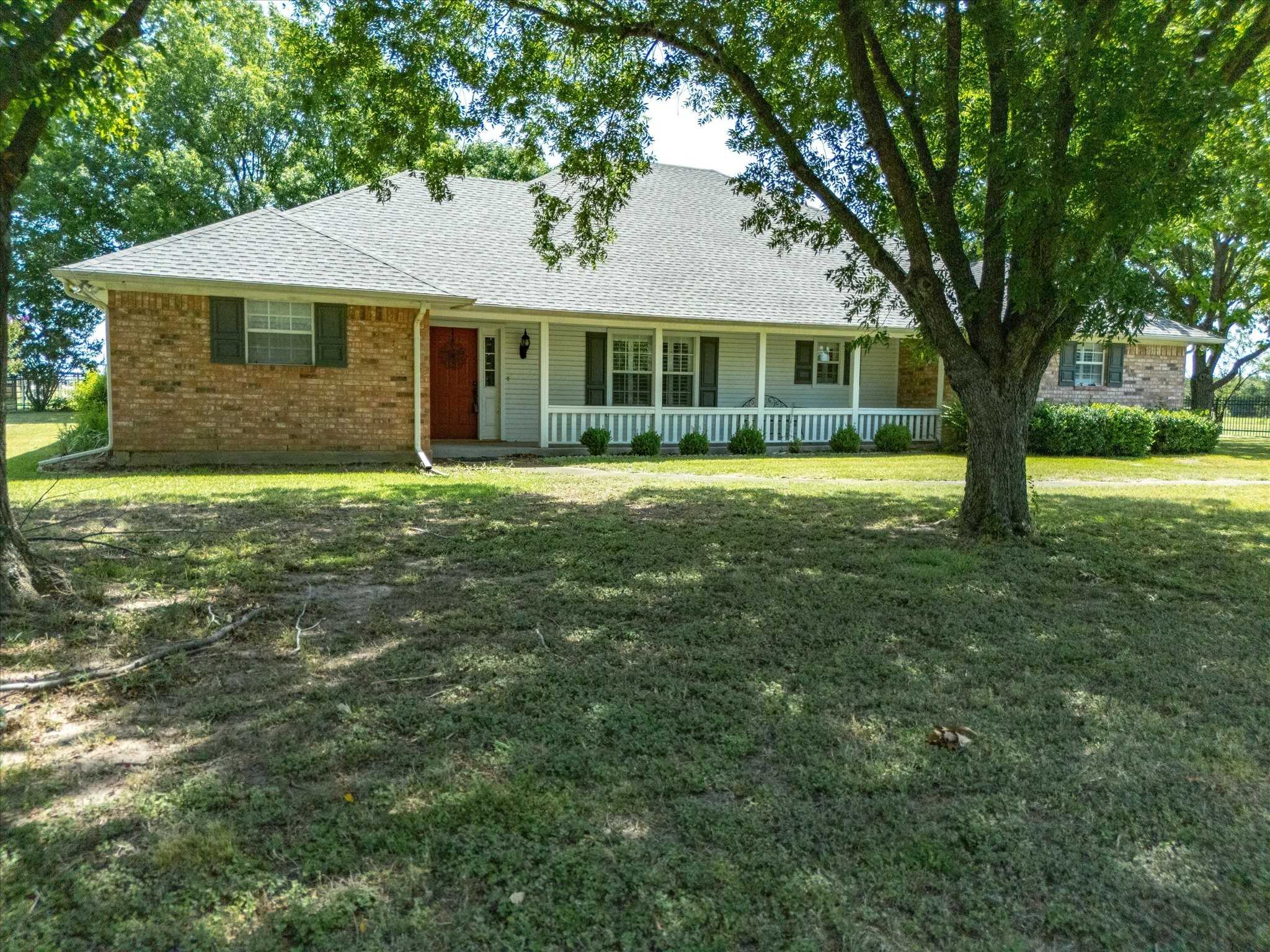 photo 3: 219 Brown Road, Ennis TX 75119