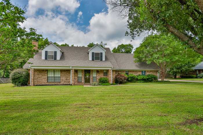 photo 2: 2202 Carriage Estates Road, Sherman TX 75092