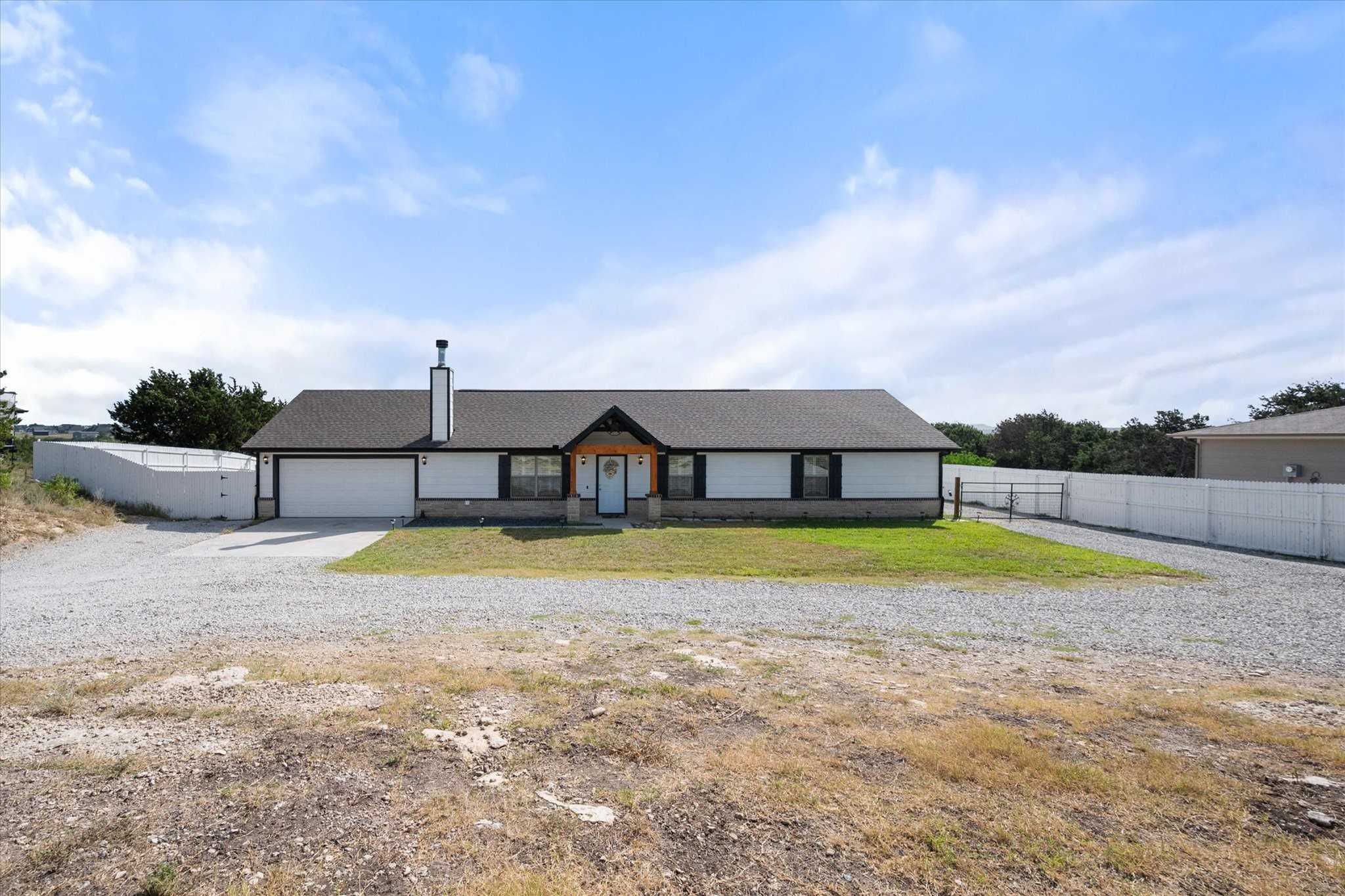 photo 2: 517 Brazos Hills Drive, Weatherford TX 76087