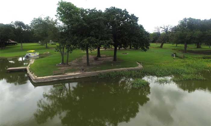 photo 2: 950 Little Oaks Drive, East Tawakoni TX 75472