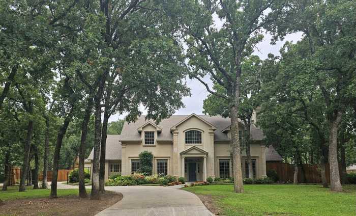 photo 2: 24 Timbergreen Circle, Denton TX 76205