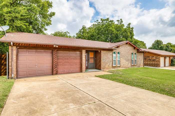 photo 1: 1711 Carla Avenue, Arlington TX 76014