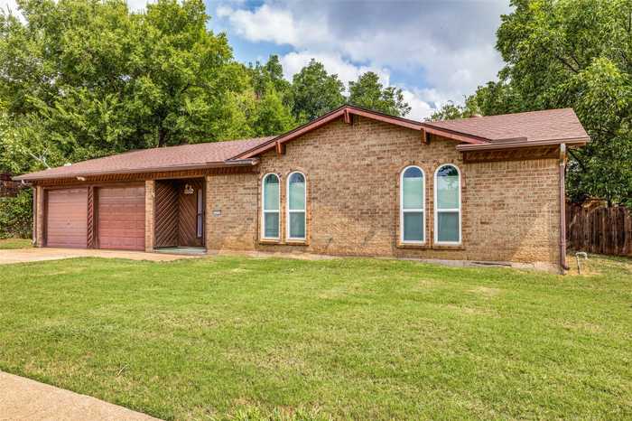 photo 2: 1711 Carla Avenue, Arlington TX 76014